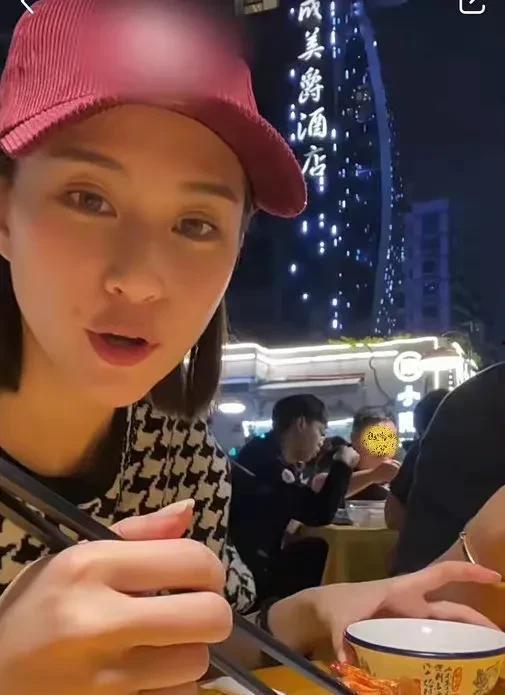 近期娱乐圈热门吃瓜事件,揭秘近期热门吃瓜事件背后的真相